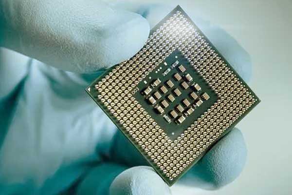 在芯片制造中，激光切割機扮演的角色是什么？(圖2)