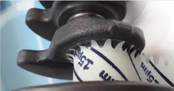 為什么激光精細(xì)加工磨料膜對凸輪軸或曲軸如此重要？(圖2)