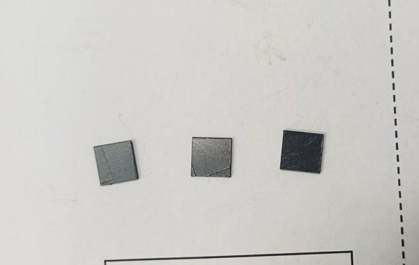 石墨片用什么切割呢？精密激光切割機！(圖1)