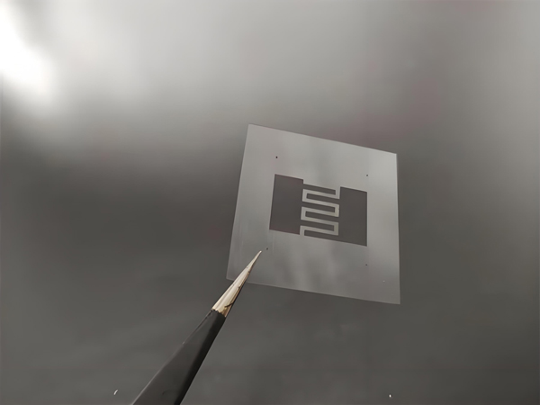 紫外激光與紫外皮秒激光在材料加工中的應用差異詳解