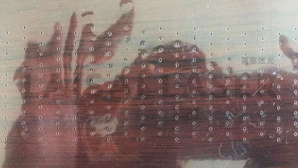 CO2激光切割機的優(yōu)勢和缺點及應用